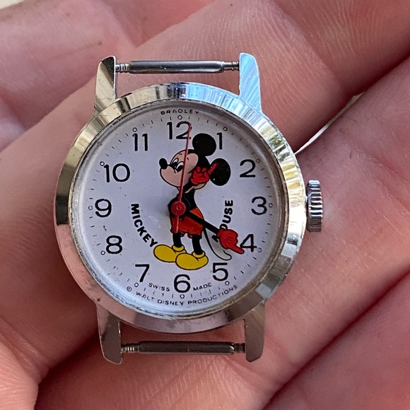 Vintage Bradley Mickey Mouse watch! - Picture 5 of 9